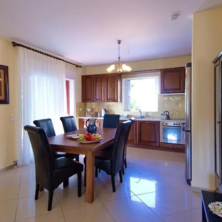 Kato Sleeps 8 Кателиос