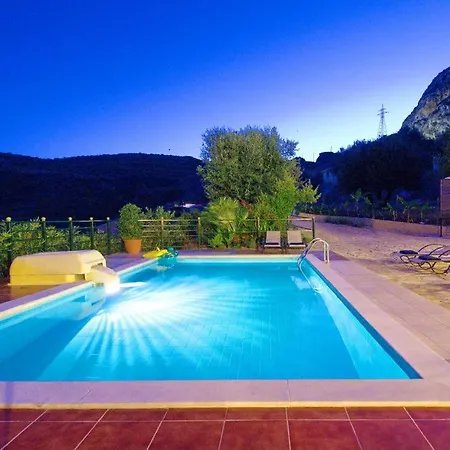 Kato Sleeps 8 * Кателиос